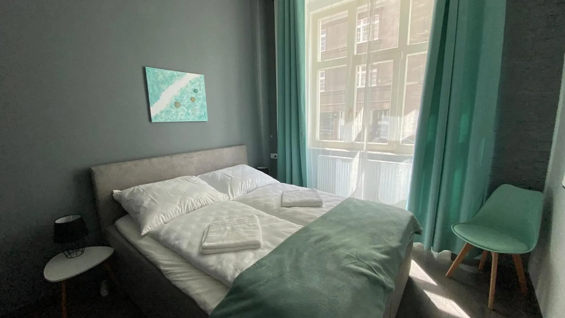 Spring Apartments 卡罗维发利